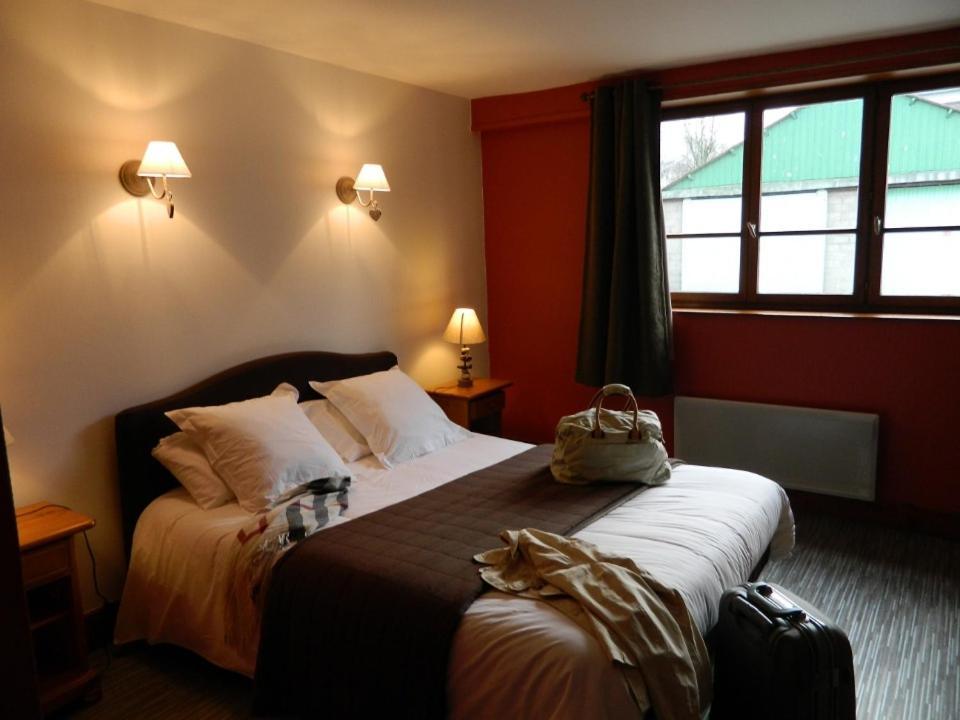 Logis - Auberge Du Colombier Guines ภายนอก รูปภาพ