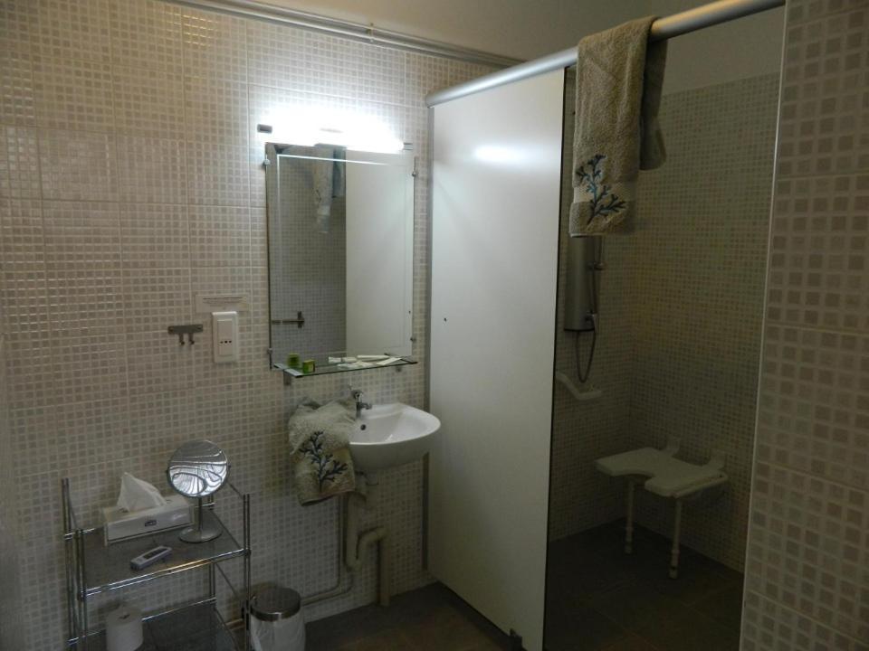Logis - Auberge Du Colombier Guines ห้อง รูปภาพ